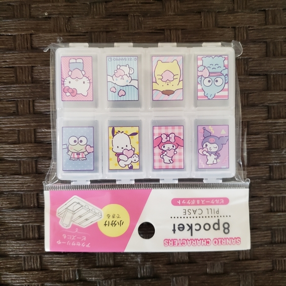 Sanrio Characters Pill Case 8 Pocket Accessory Box NEW Kuromi Cinnamoroll - Picture 4 of 5